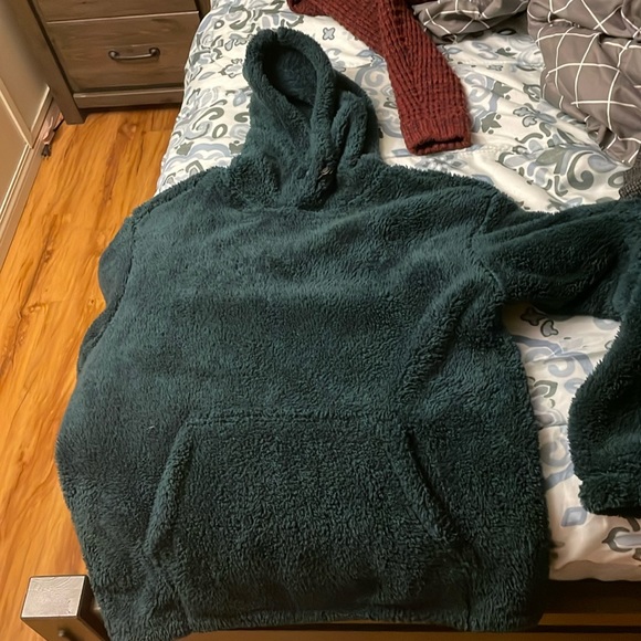 Cozy H&M hoodie lovely colour - Picture 1 of 1